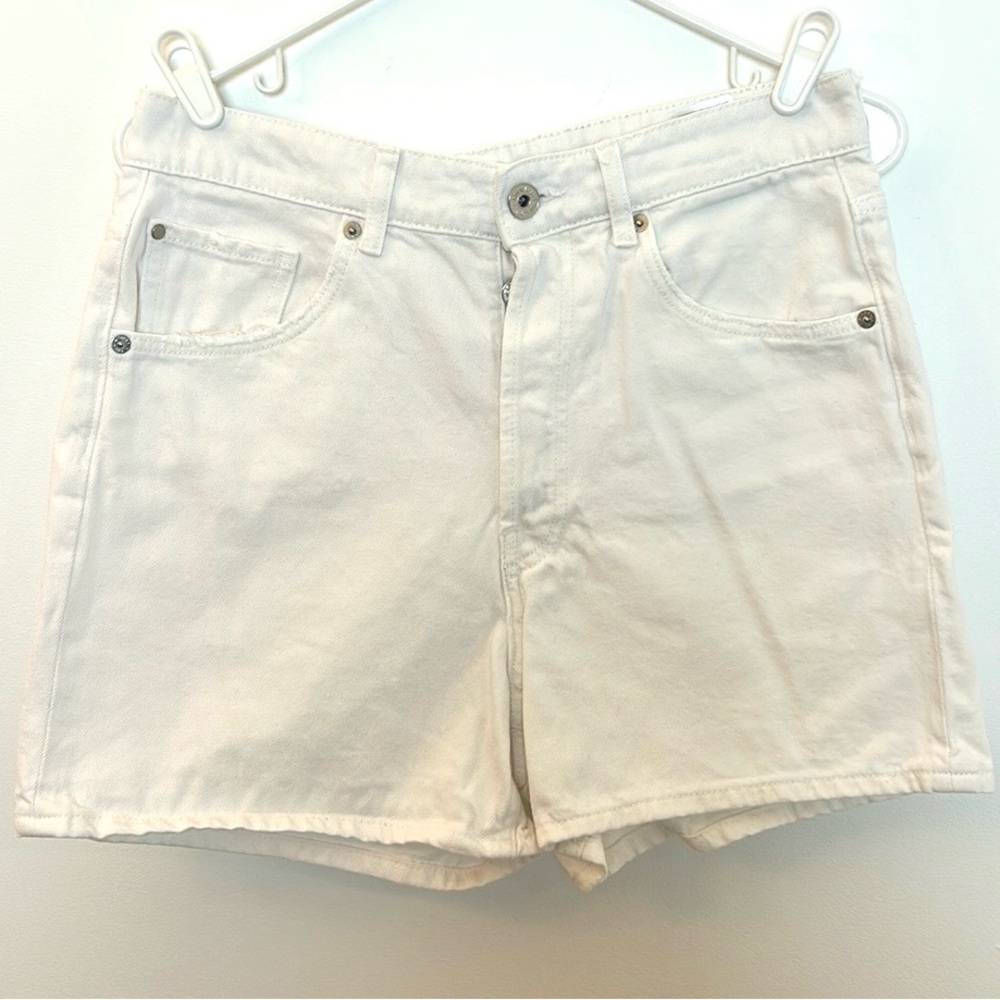 H&M white jean shorts women’s size 8